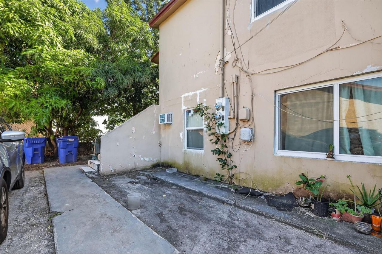 2168 NW 28 Street , Miami, FL 33142 Photo