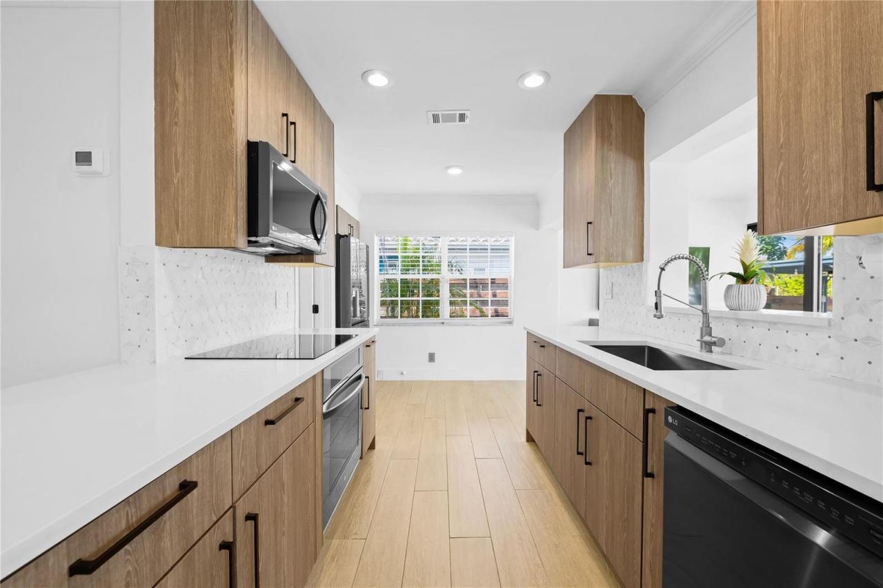 530 SW 11th Avenue , Fort Lauderdale, FL 33312 Photo