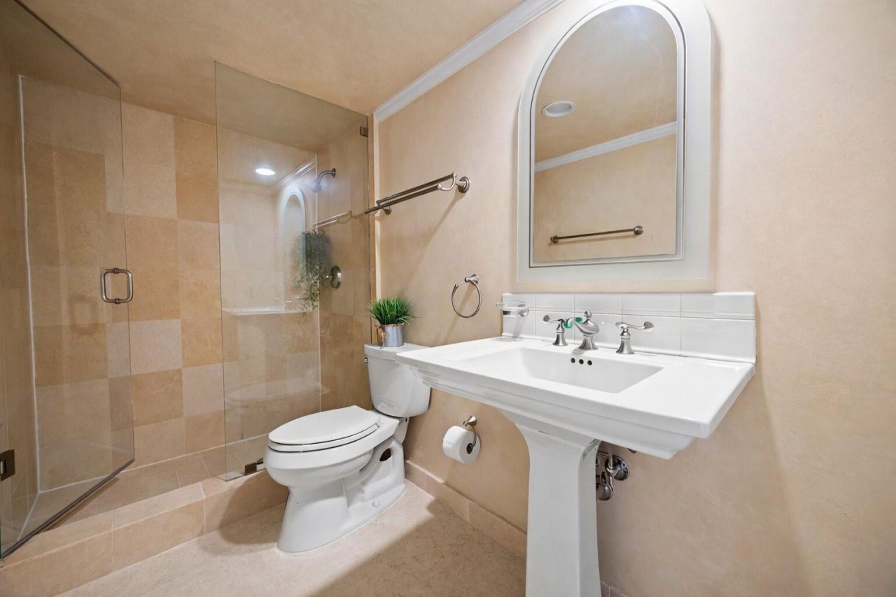 936 Intracoastal Drive , Unit 19F, Fort Lauderdale, FL 33304 Photo