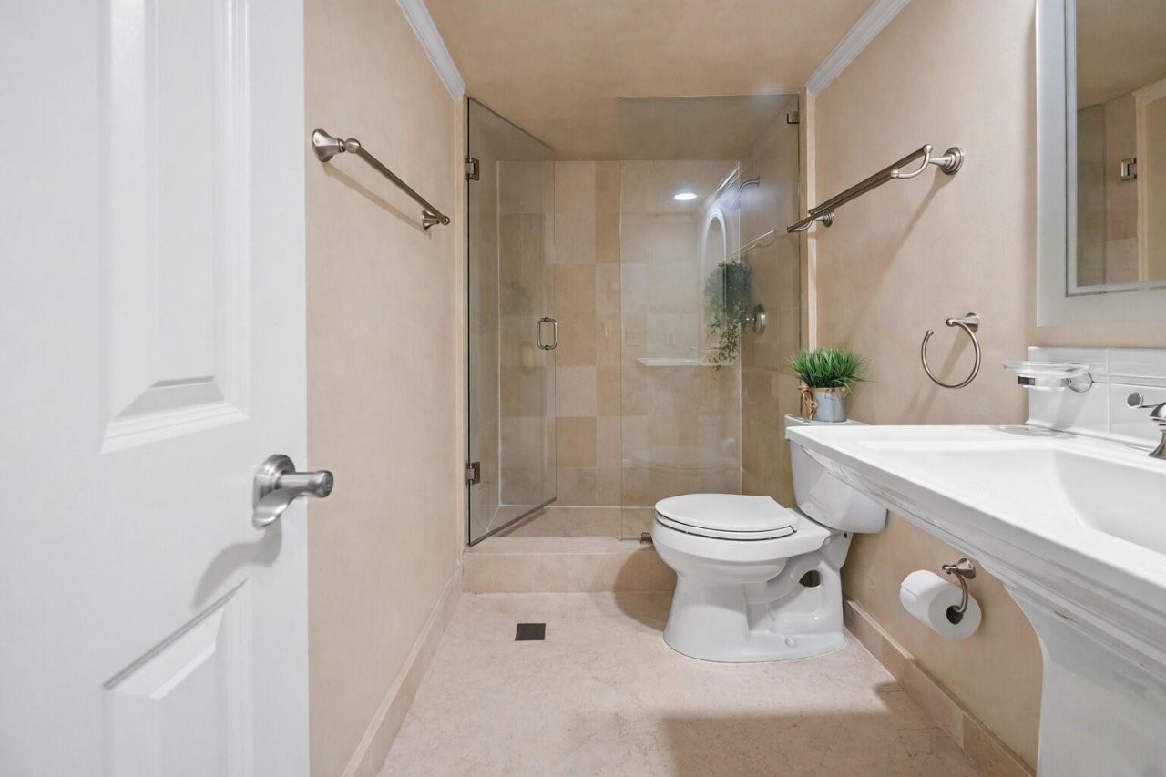 936 Intracoastal Drive , Unit 19F, Fort Lauderdale, FL 33304 Photo