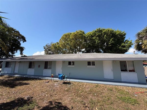 131 SW 14th Court , Pompano Beach, FL 33060