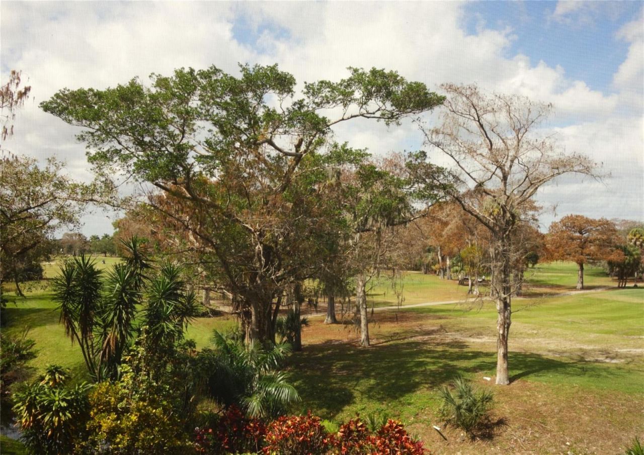 625 Oaks Drive , Unit 302, Pompano Beach, FL 33069 Photo