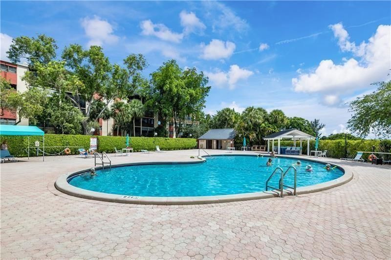 2200 S Cypress Bend Drive , Unit 905, Pompano Beach, FL 33069 Photo