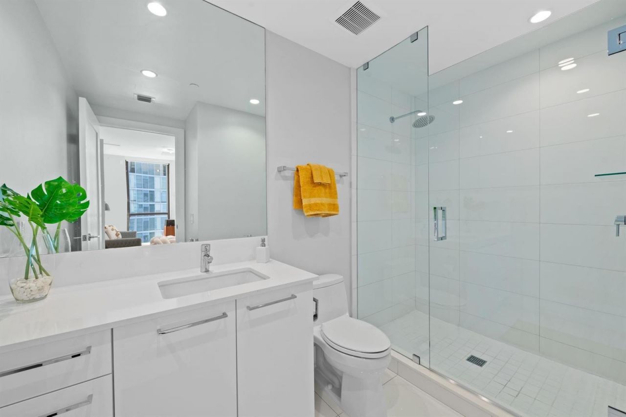 100 E Las Olas Boulevard , Unit 2404, Fort Lauderdale, FL 33301 Photo