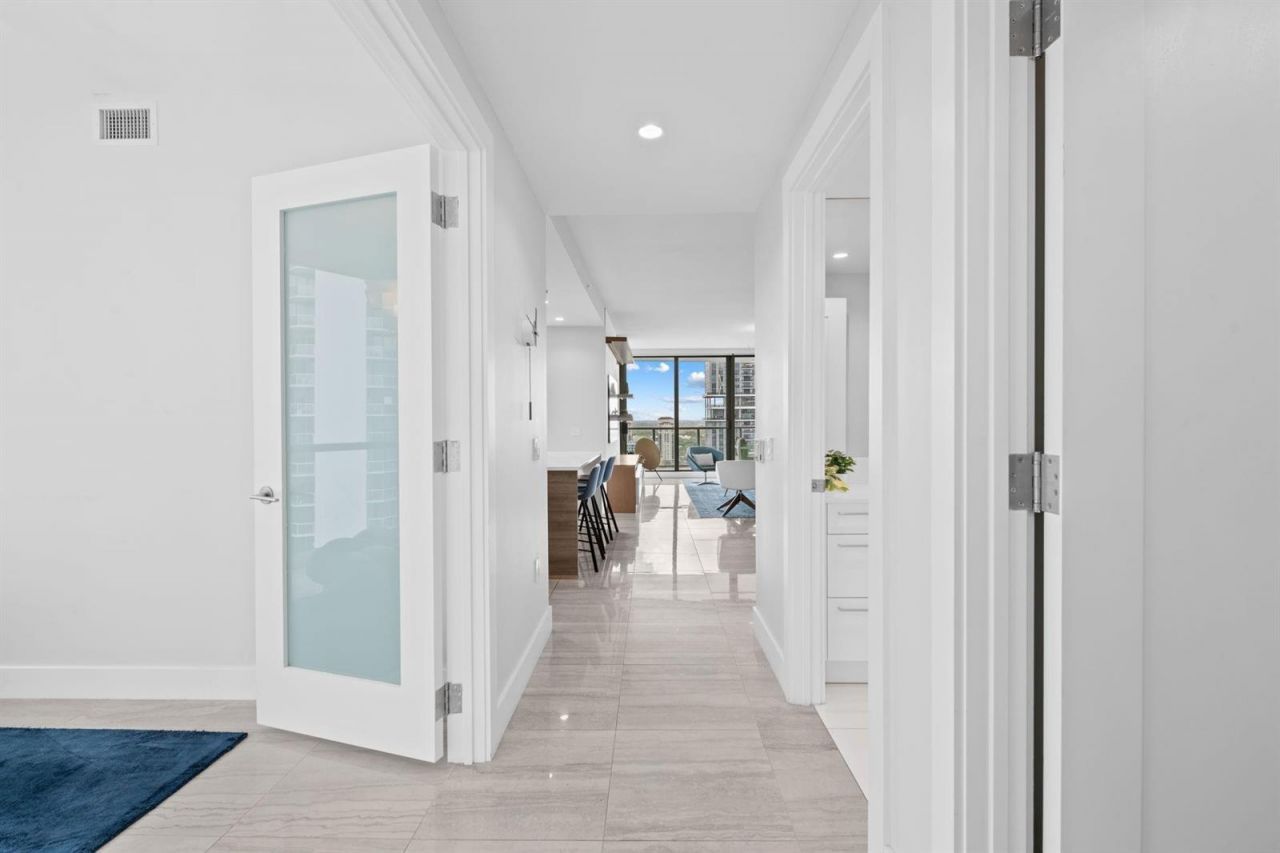 100 E Las Olas Boulevard , Unit 2404, Fort Lauderdale, FL 33301 Photo
