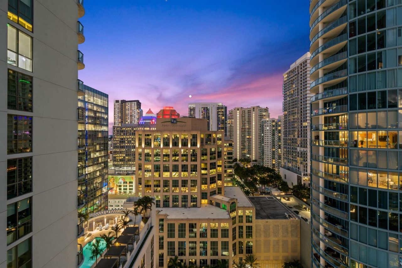 100 E Las Olas Boulevard , Unit 2404, Fort Lauderdale, FL 33301 Photo
