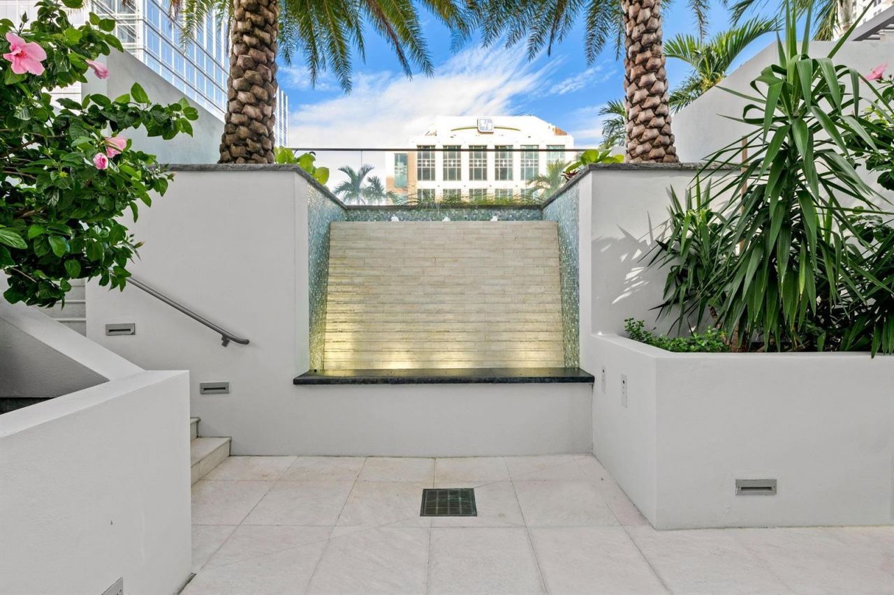 100 E Las Olas Boulevard , Unit 2404, Fort Lauderdale, FL 33301 Photo
