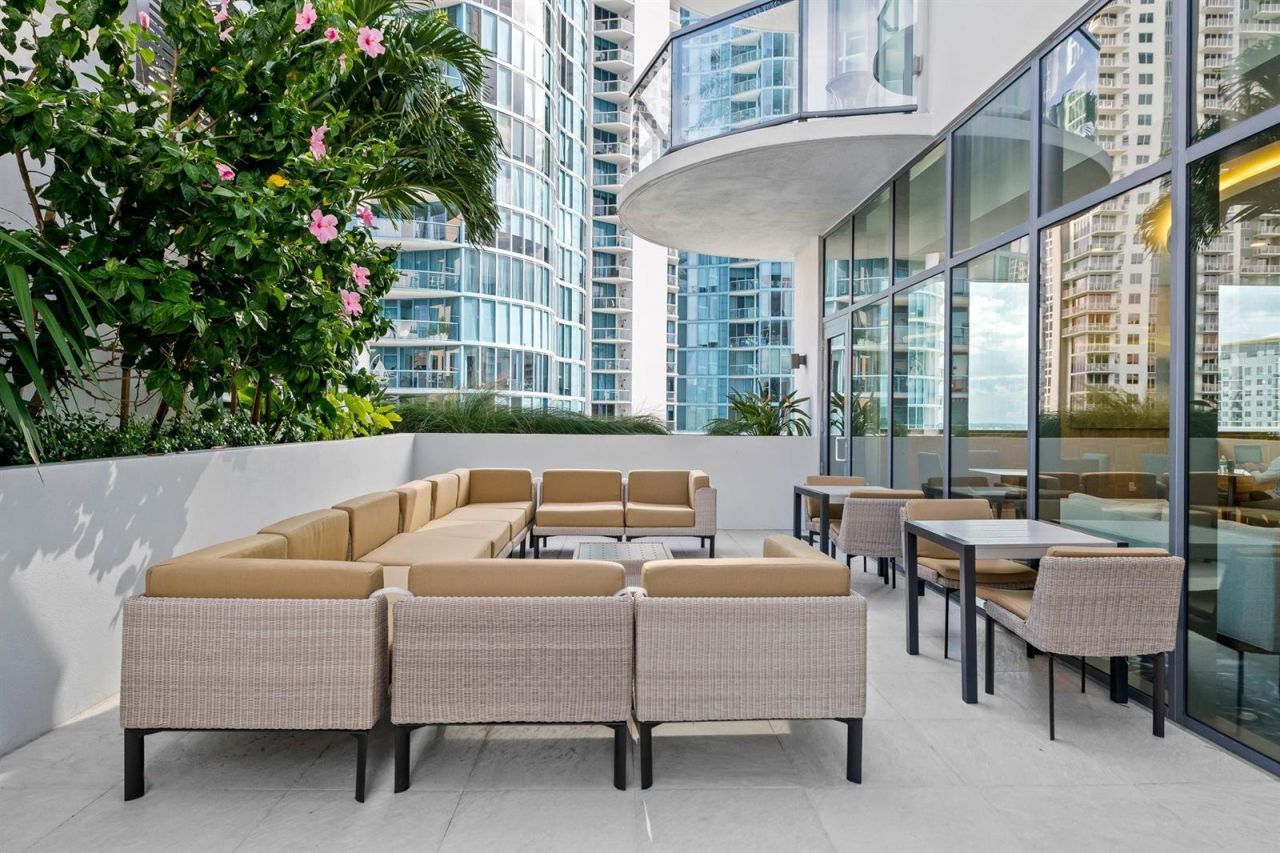 100 E Las Olas Boulevard , Unit 2404, Fort Lauderdale, FL 33301 Photo