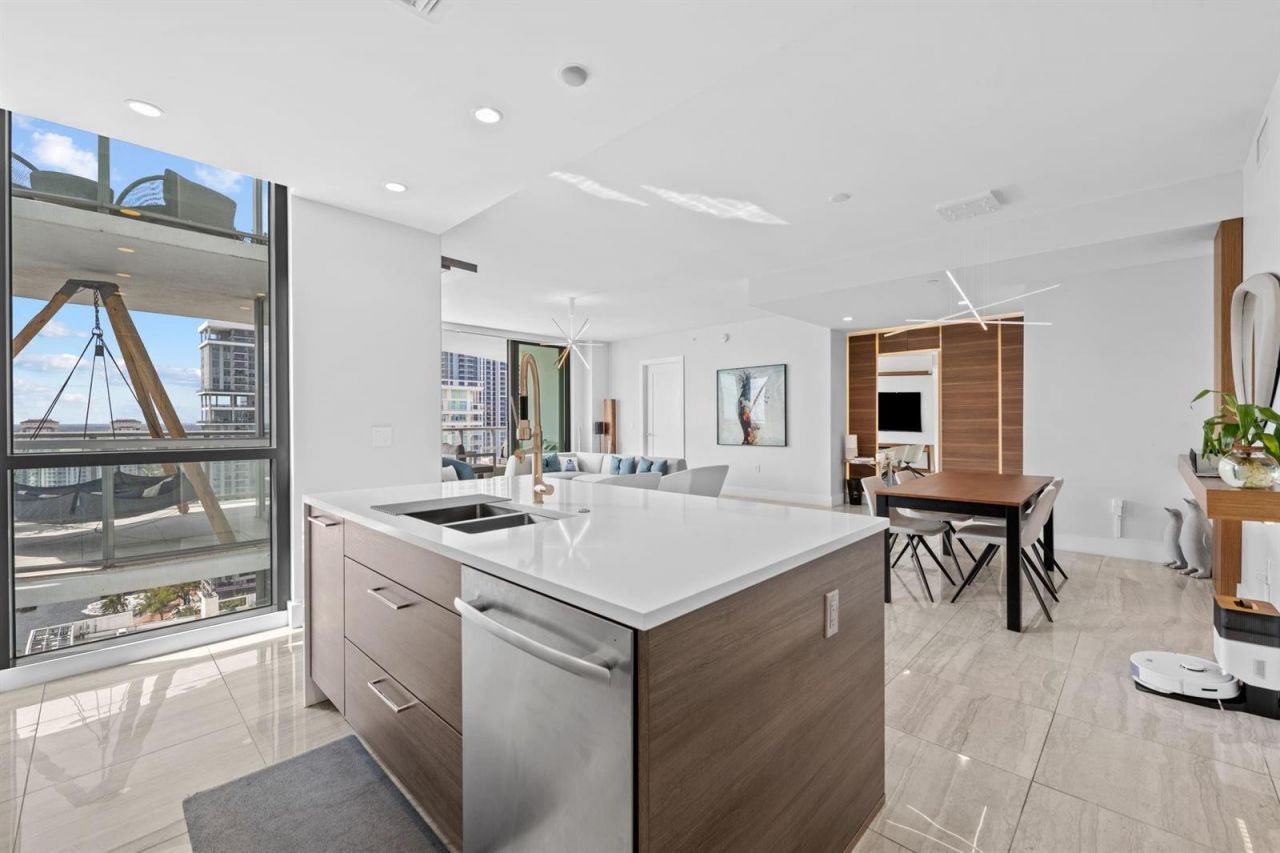 100 E Las Olas Boulevard , Unit 2404, Fort Lauderdale, FL 33301 Photo