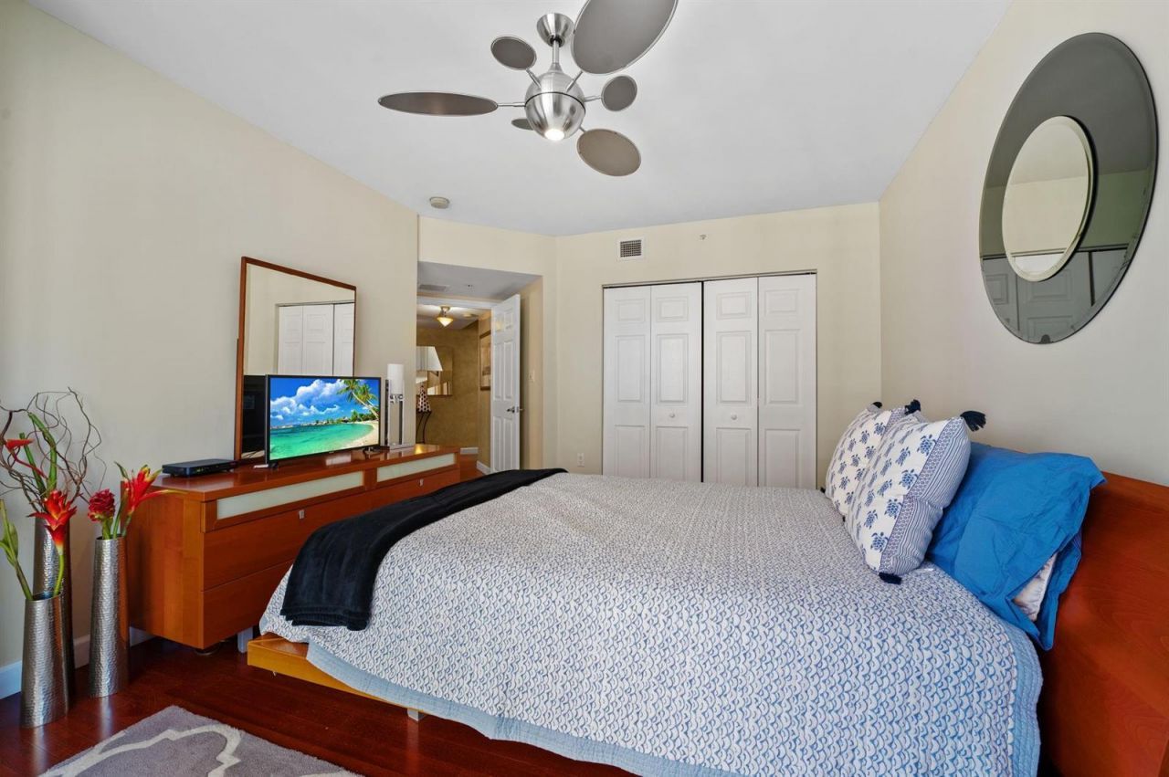 2001 N Ocean Boulevard , Unit 605, Fort Lauderdale, FL 33305 Photo