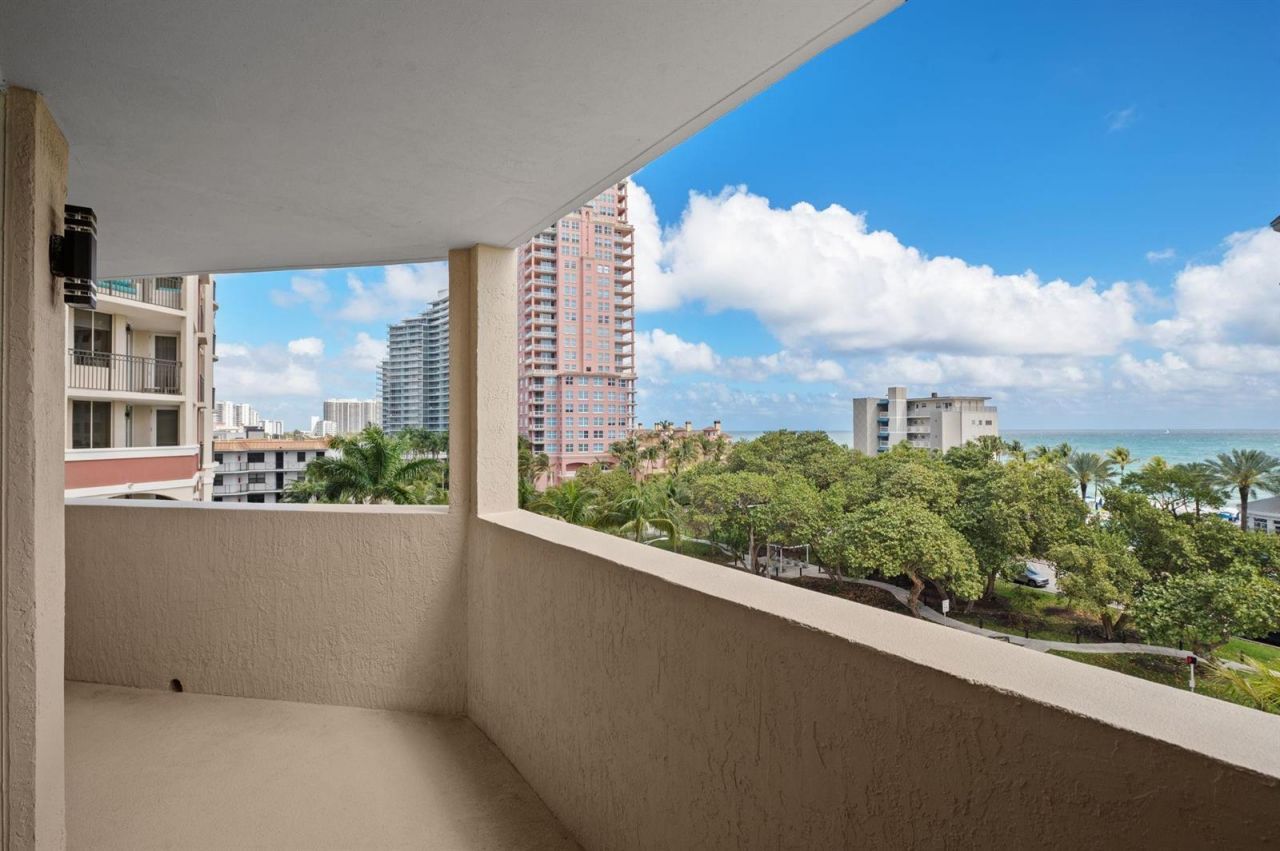 2001 N Ocean Boulevard , Unit 605, Fort Lauderdale, FL 33305 Photo