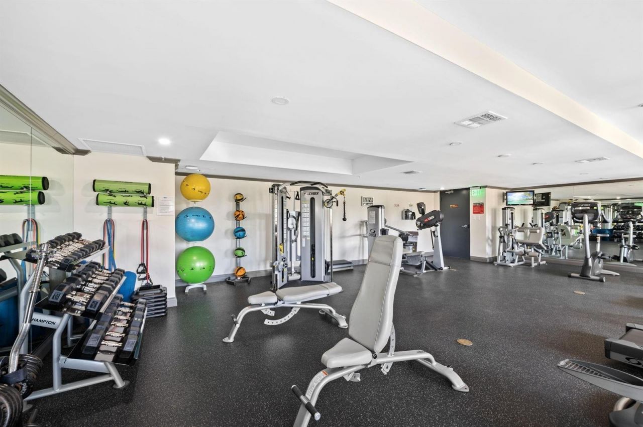 2001 N Ocean Boulevard , Unit 605, Fort Lauderdale, FL 33305 Photo