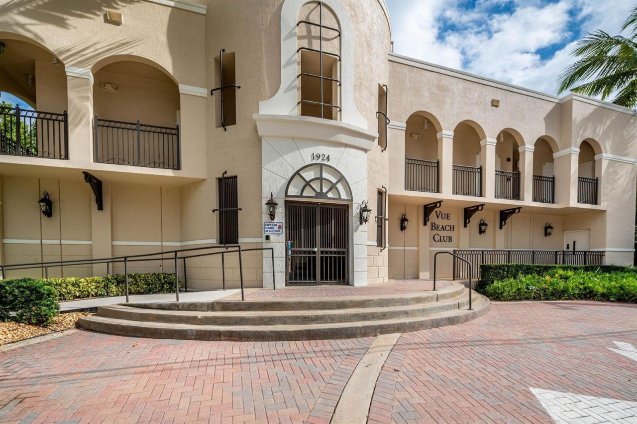 2001 N Ocean Boulevard , Unit 605, Fort Lauderdale, FL 33305 Photo