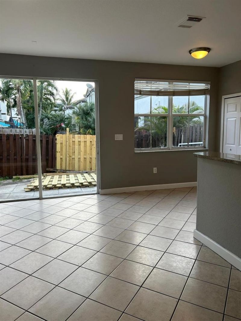 11486 NW 77th Street , Doral, FL 33178 Photo