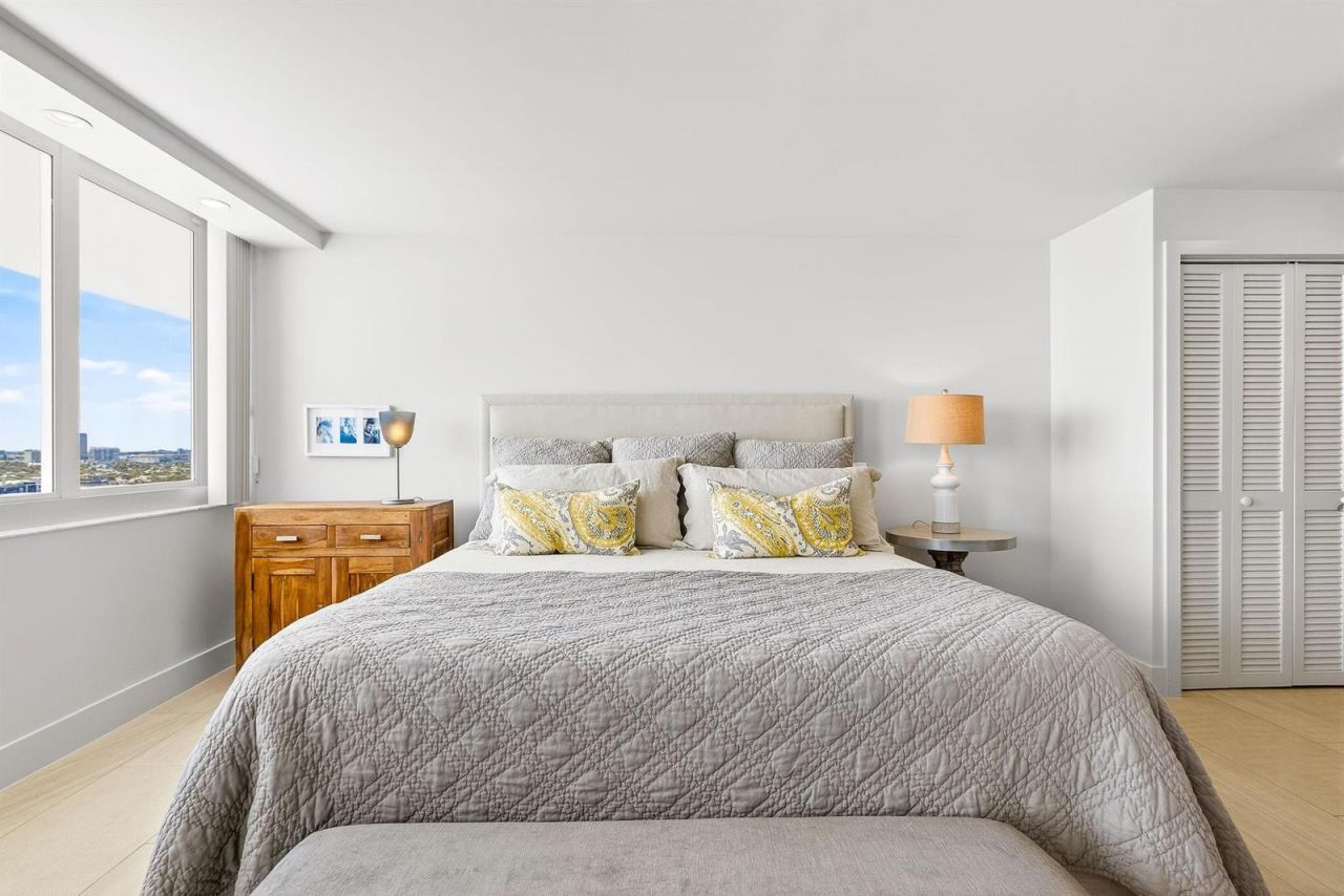 545 S Fort Lauderdale Beach Boulevard , Unit 1702, Fort Lauderdale, FL 33316 Photo