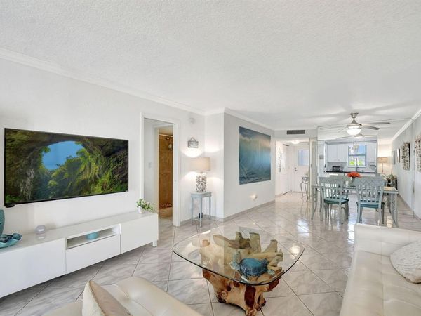720 E Ocean Avenue , Unit 202, Boynton Beach, FL 33435