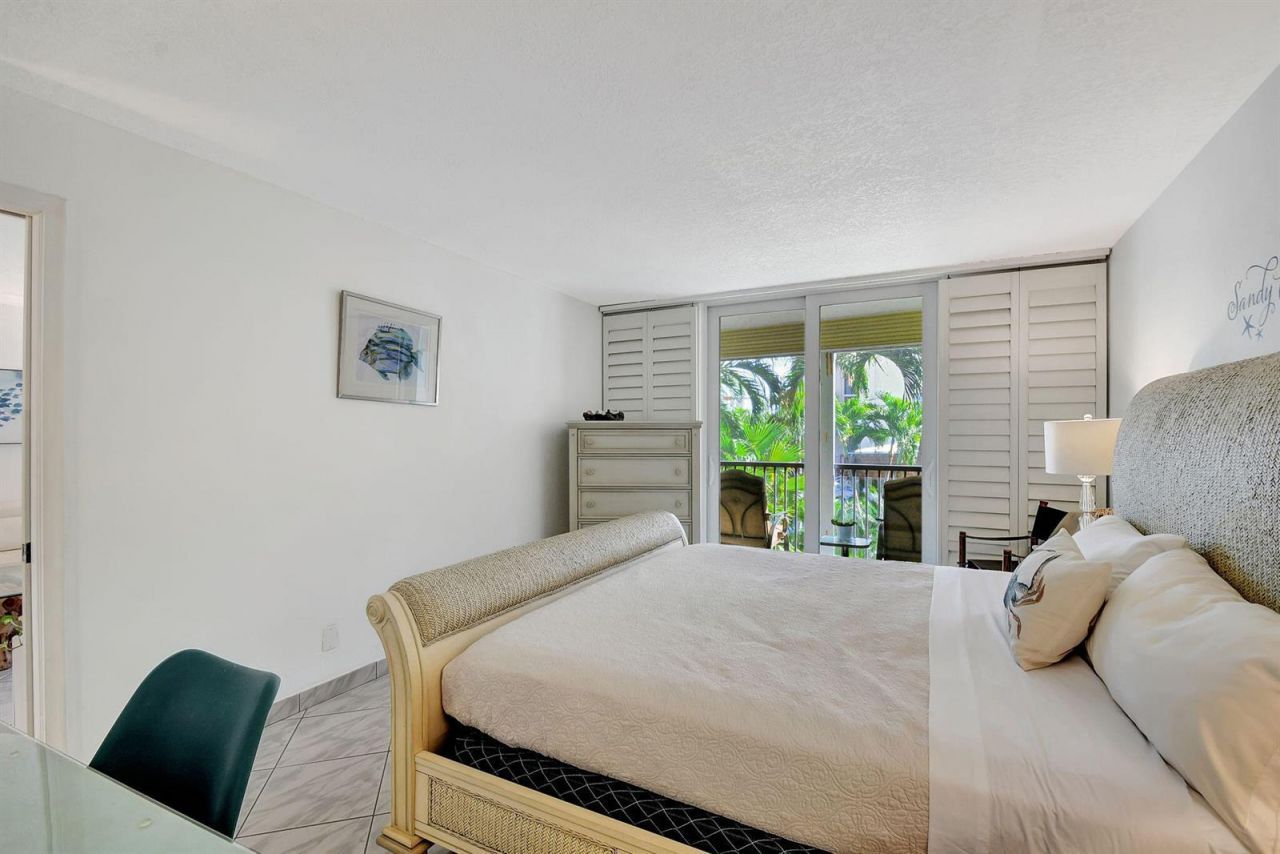 720 E Ocean Avenue , Unit 202, Boynton Beach, FL 33435 Photo