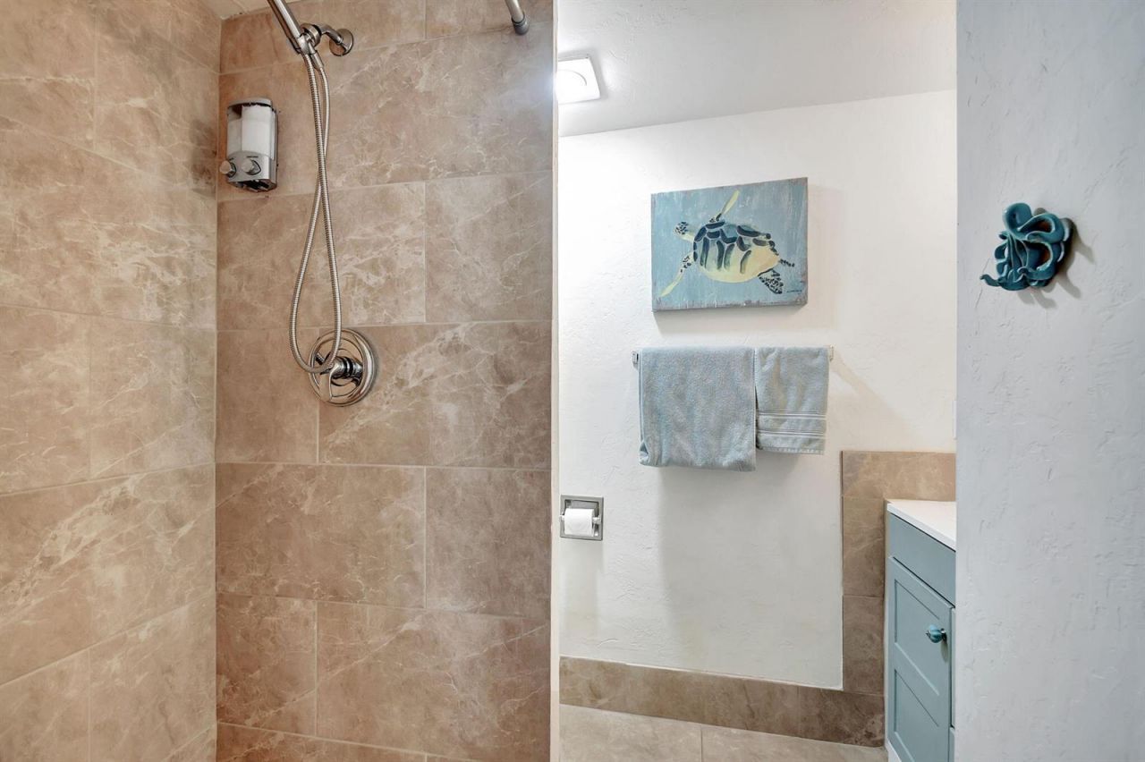 720 E Ocean Avenue , Unit 202, Boynton Beach, FL 33435 Photo
