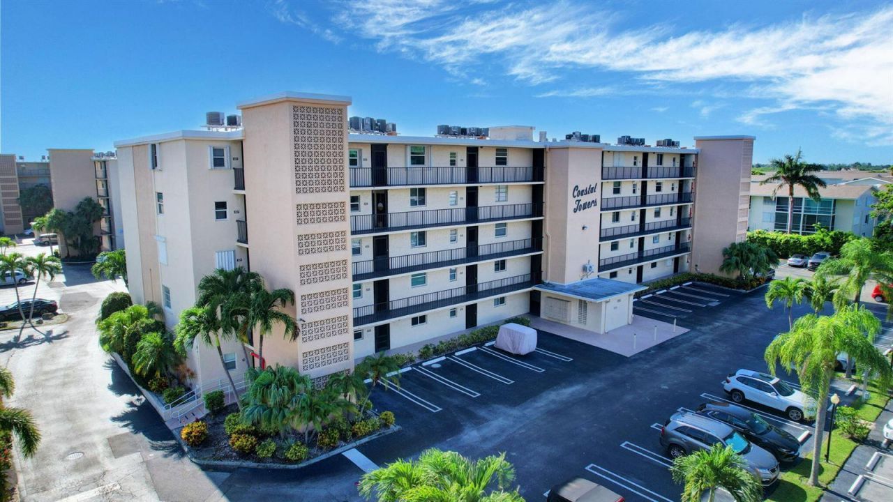 720 E Ocean Avenue , Unit 202, Boynton Beach, FL 33435 Photo