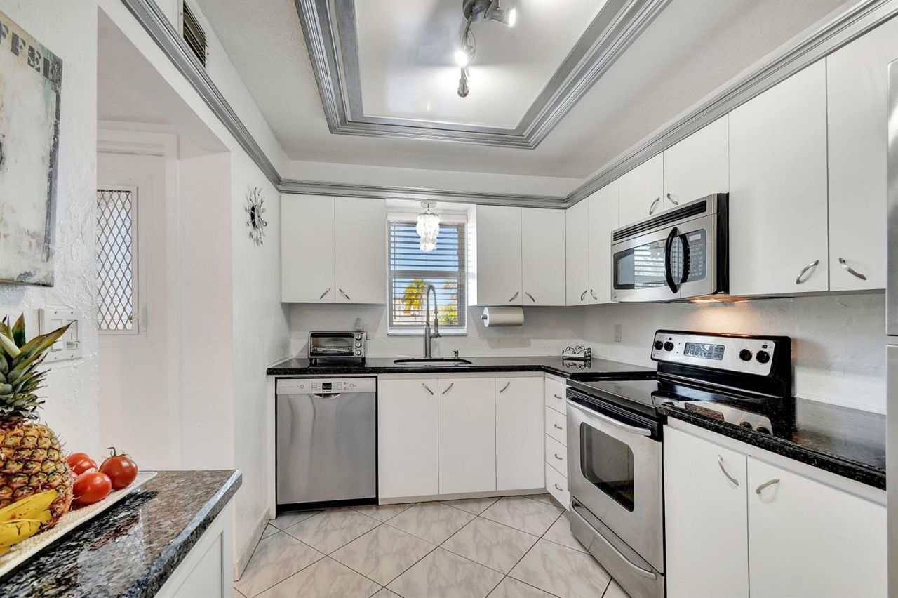 720 E Ocean Avenue , Unit 202, Boynton Beach, FL 33435 Photo