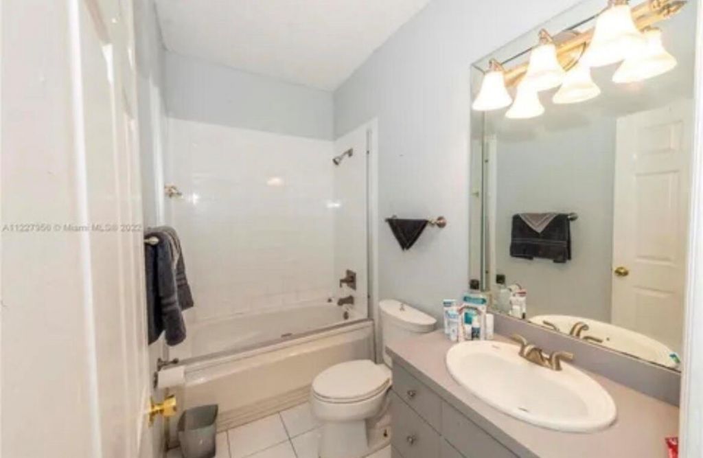 423 NE 3rd Street , Pompano Beach, FL 33060 Photo
