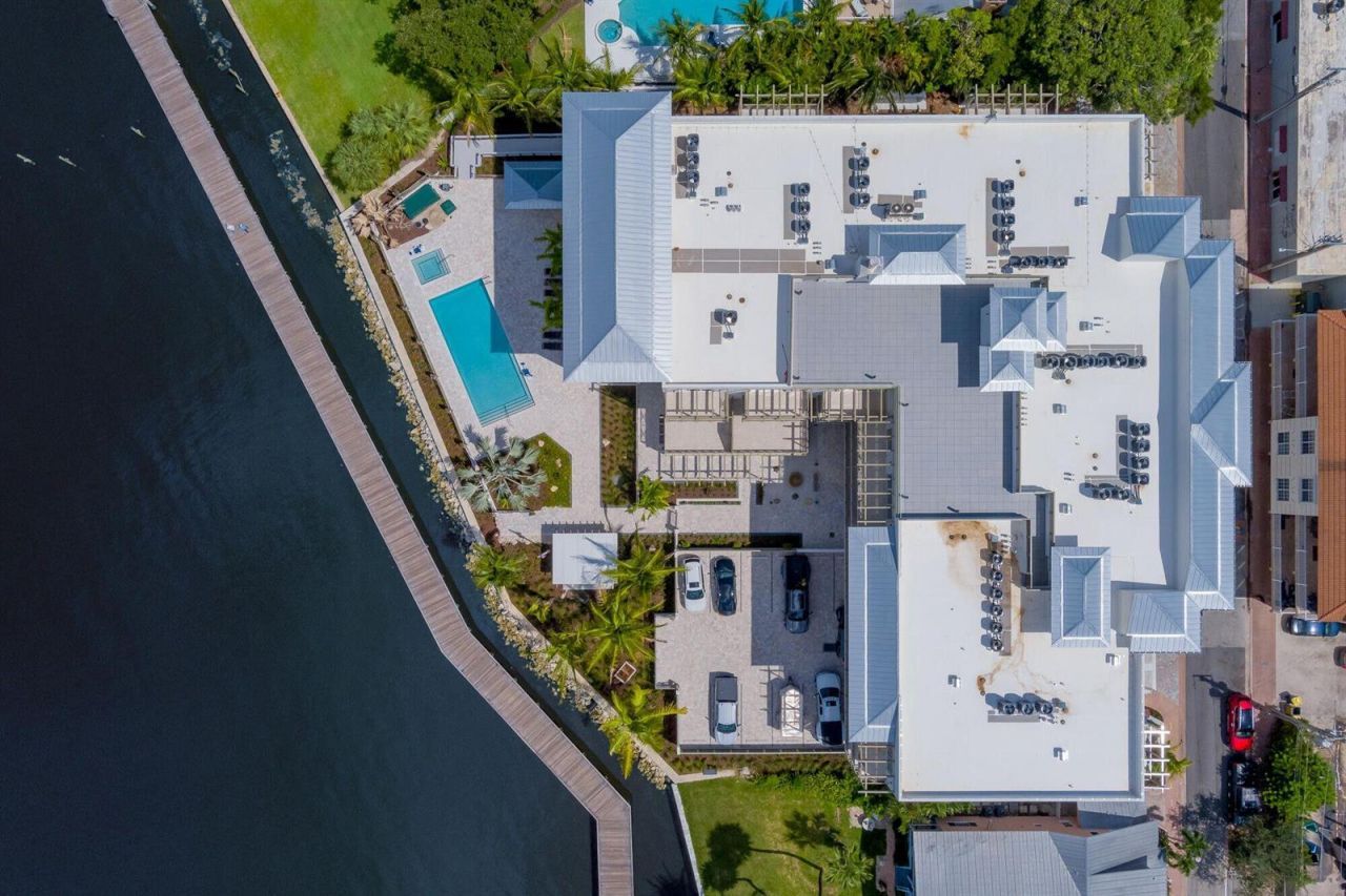 41 SW Seminole Street , Unit 305, Stuart, FL 34994 Photo