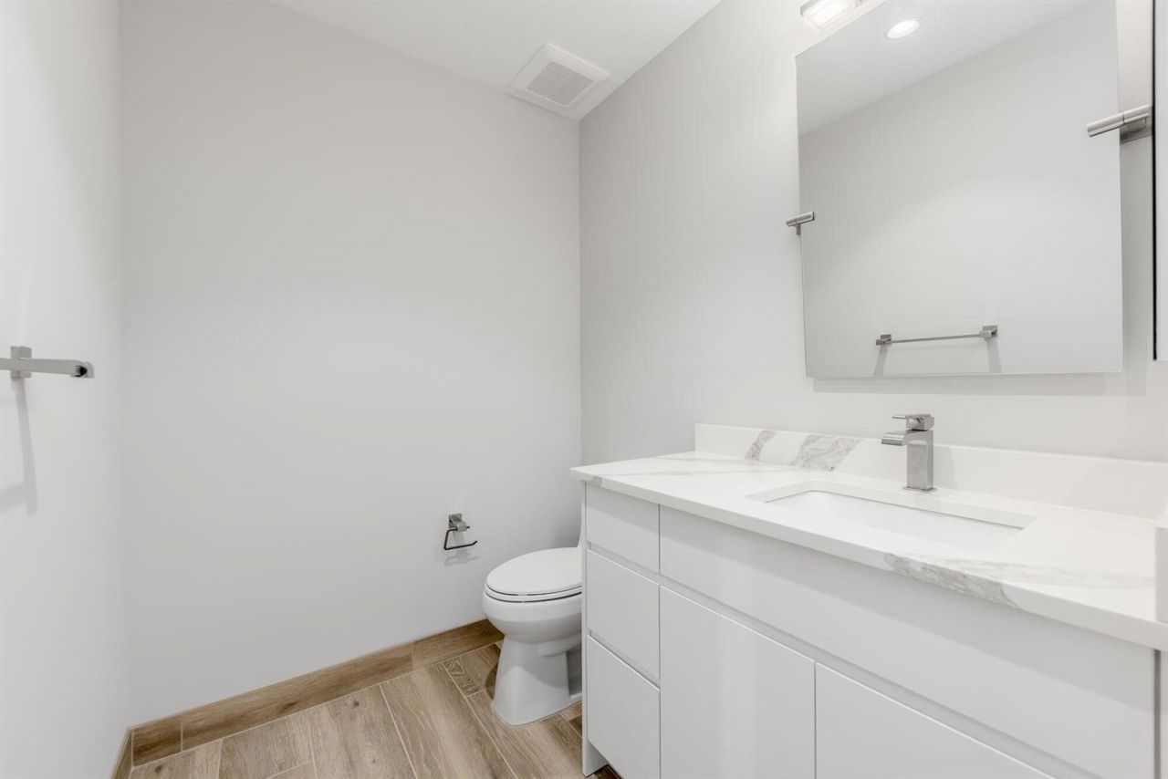 41 SW Seminole Street , Unit 305, Stuart, FL 34994 Photo