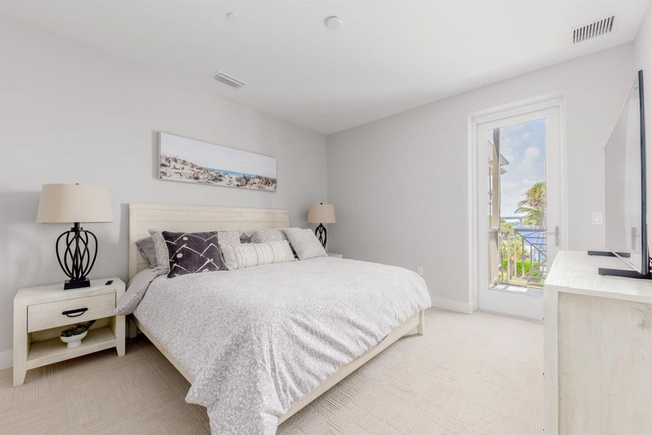 41 SW Seminole Street , Unit 305, Stuart, FL 34994 Photo
