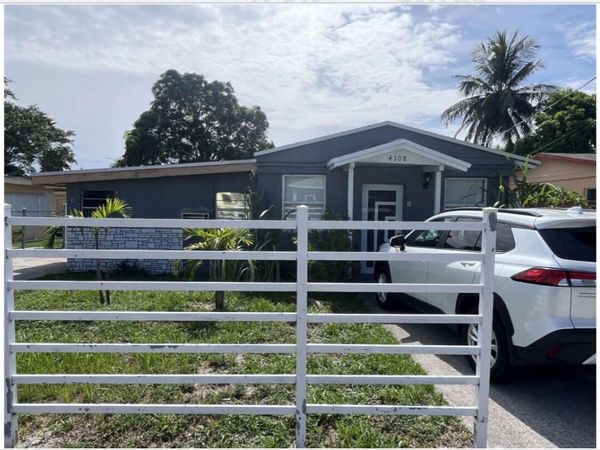 4108 Greenwood Avenue , West Palm Beach, FL 33407