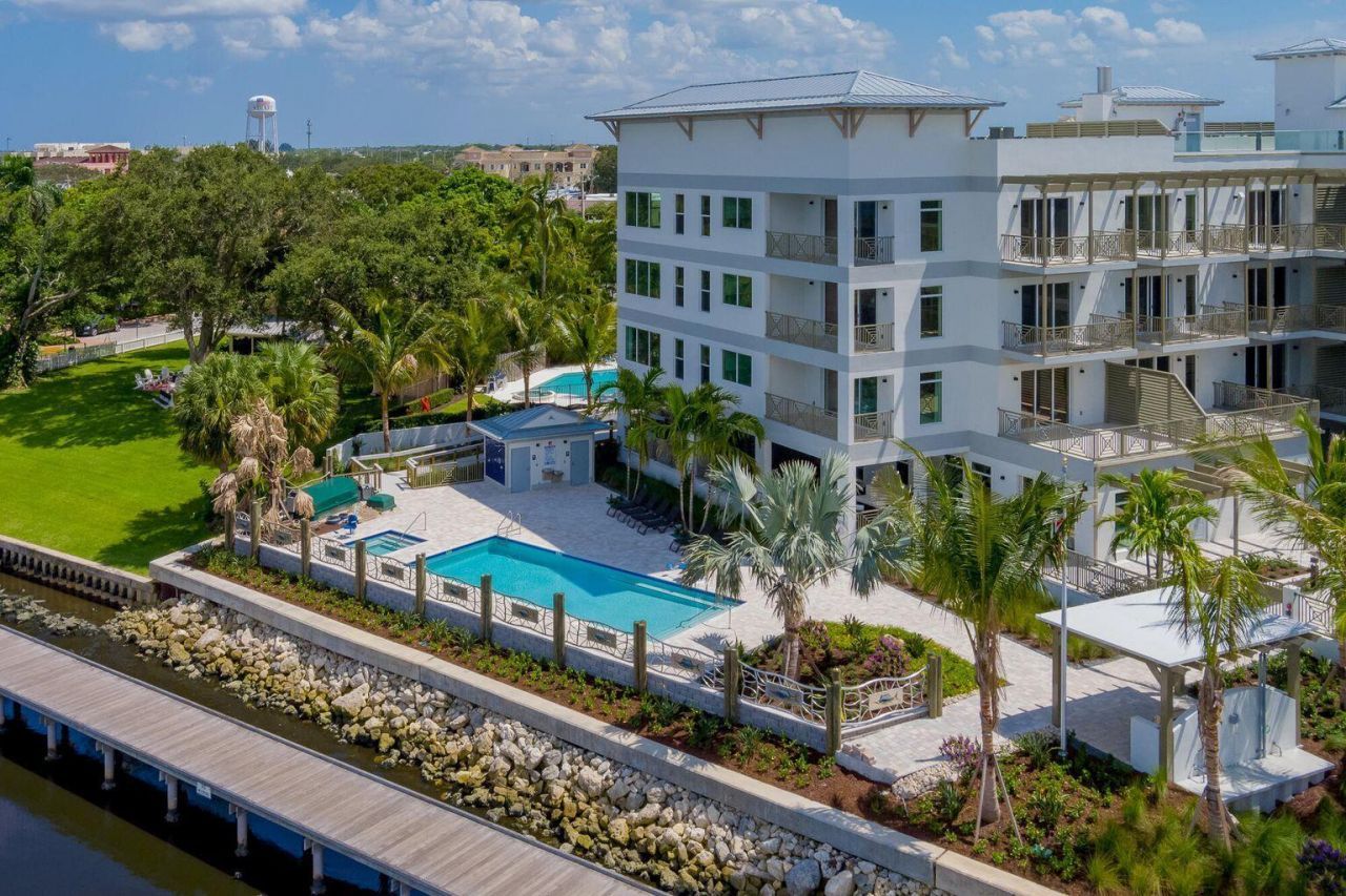 41 SW Seminole Street , Unit 410, Stuart, FL 34994 Photo