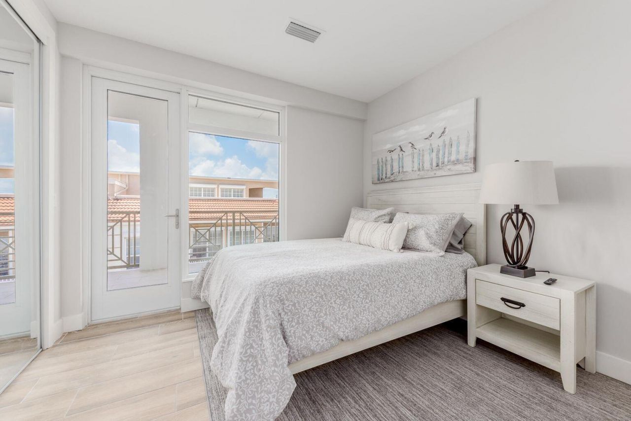 41 SW Seminole Street , Unit 410, Stuart, FL 34994 Photo