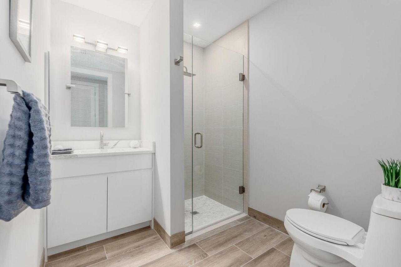 41 SW Seminole Street , Unit 410, Stuart, FL 34994 Photo