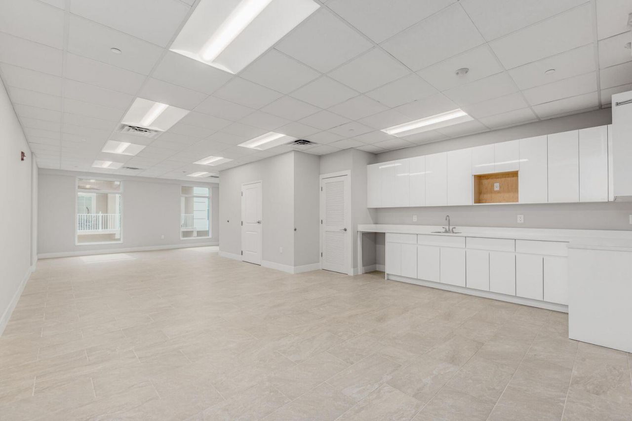 41 SW Seminole Street , Unit 210, Stuart, FL 34994 Photo