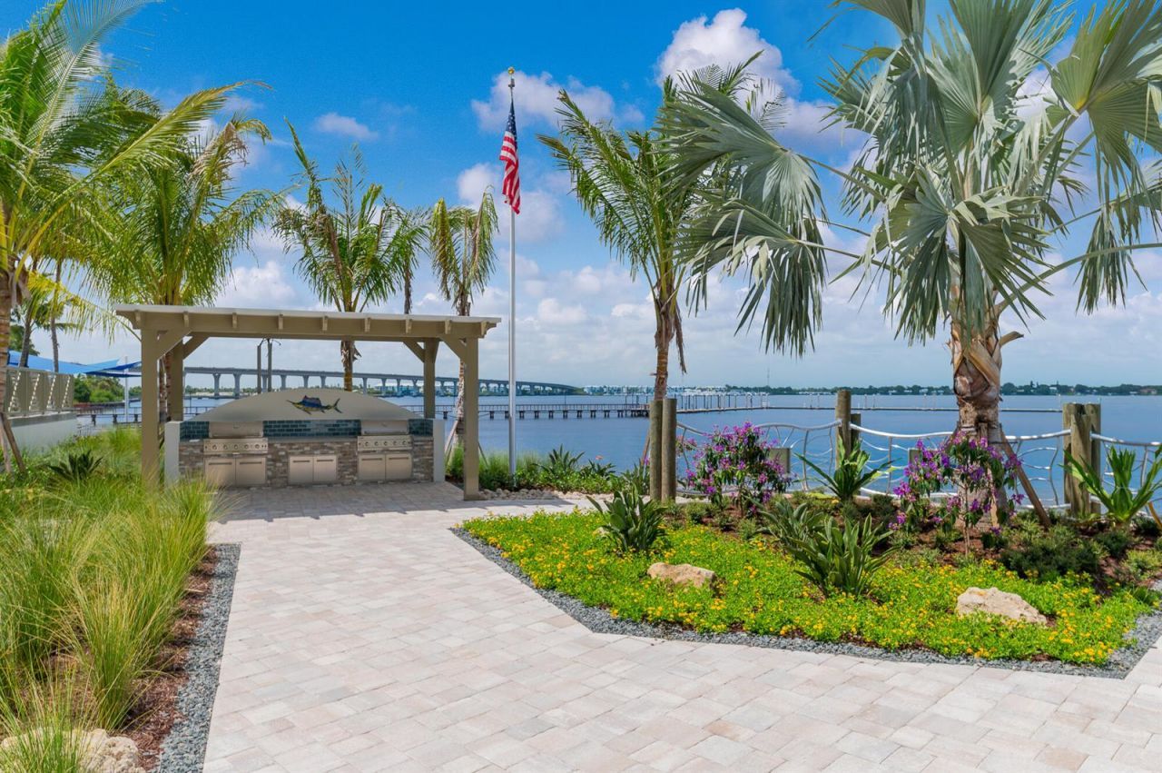 41 SW Seminole Street , Unit 210, Stuart, FL 34994 Photo