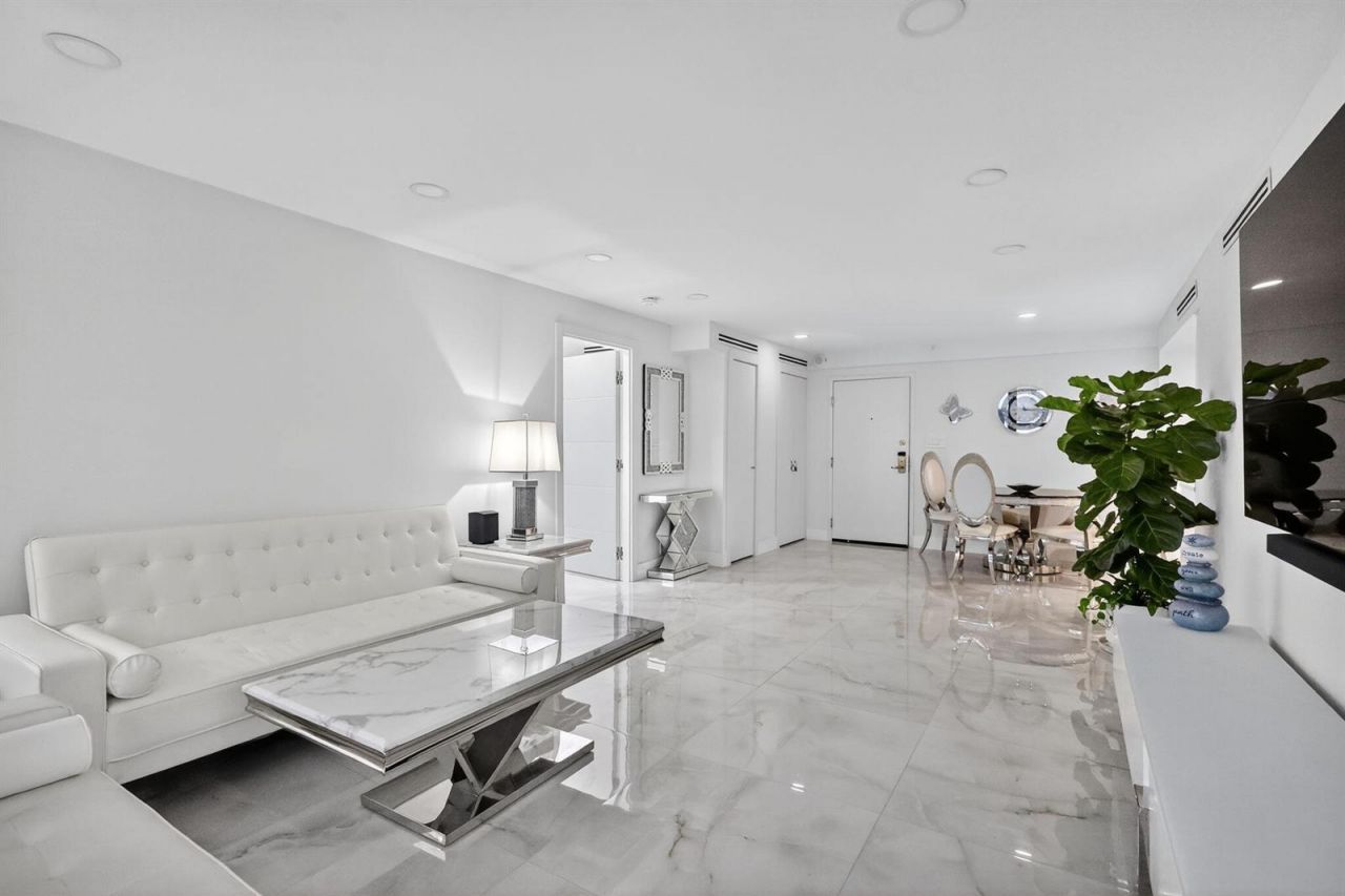 5225 Collins Avenue , Unit 1408, Miami Beach, FL 33140 Photo