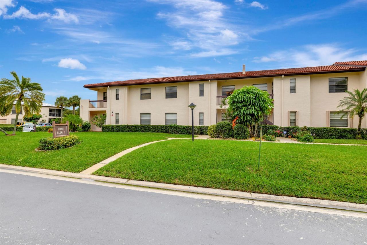 7898 Eastlake Drive , Unit 7d, Boca Raton, FL 33433 Photo