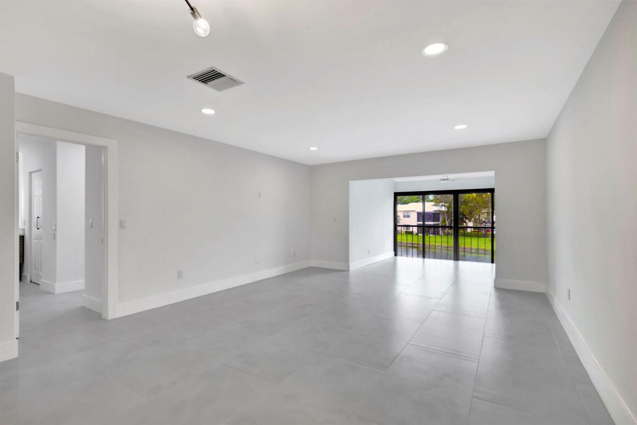 7898 Eastlake Drive , Unit 7d, Boca Raton, FL 33433 Photo