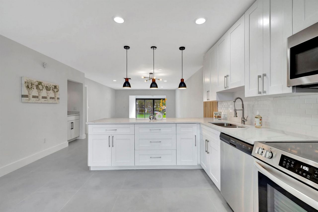 7898 Eastlake Drive , Unit 7d, Boca Raton, FL 33433 Photo