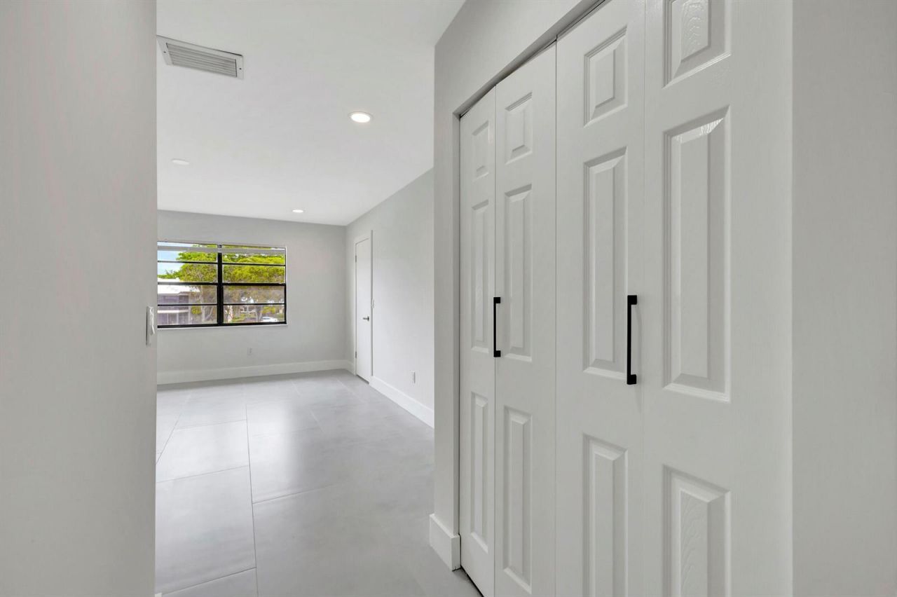 7898 Eastlake Drive , Unit 7d, Boca Raton, FL 33433 Photo