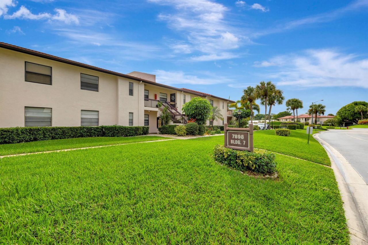 7898 Eastlake Drive , Unit 7d, Boca Raton, FL 33433 Photo