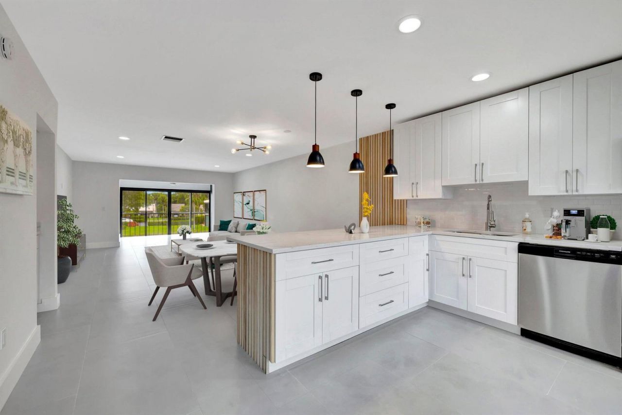 7898 Eastlake Drive , Unit 7d, Boca Raton, FL 33433 Photo