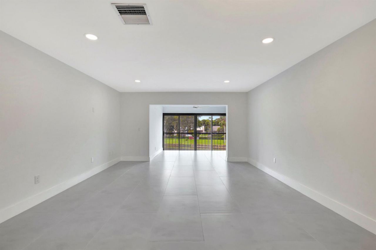 7898 Eastlake Drive , Unit 7d, Boca Raton, FL 33433 Photo