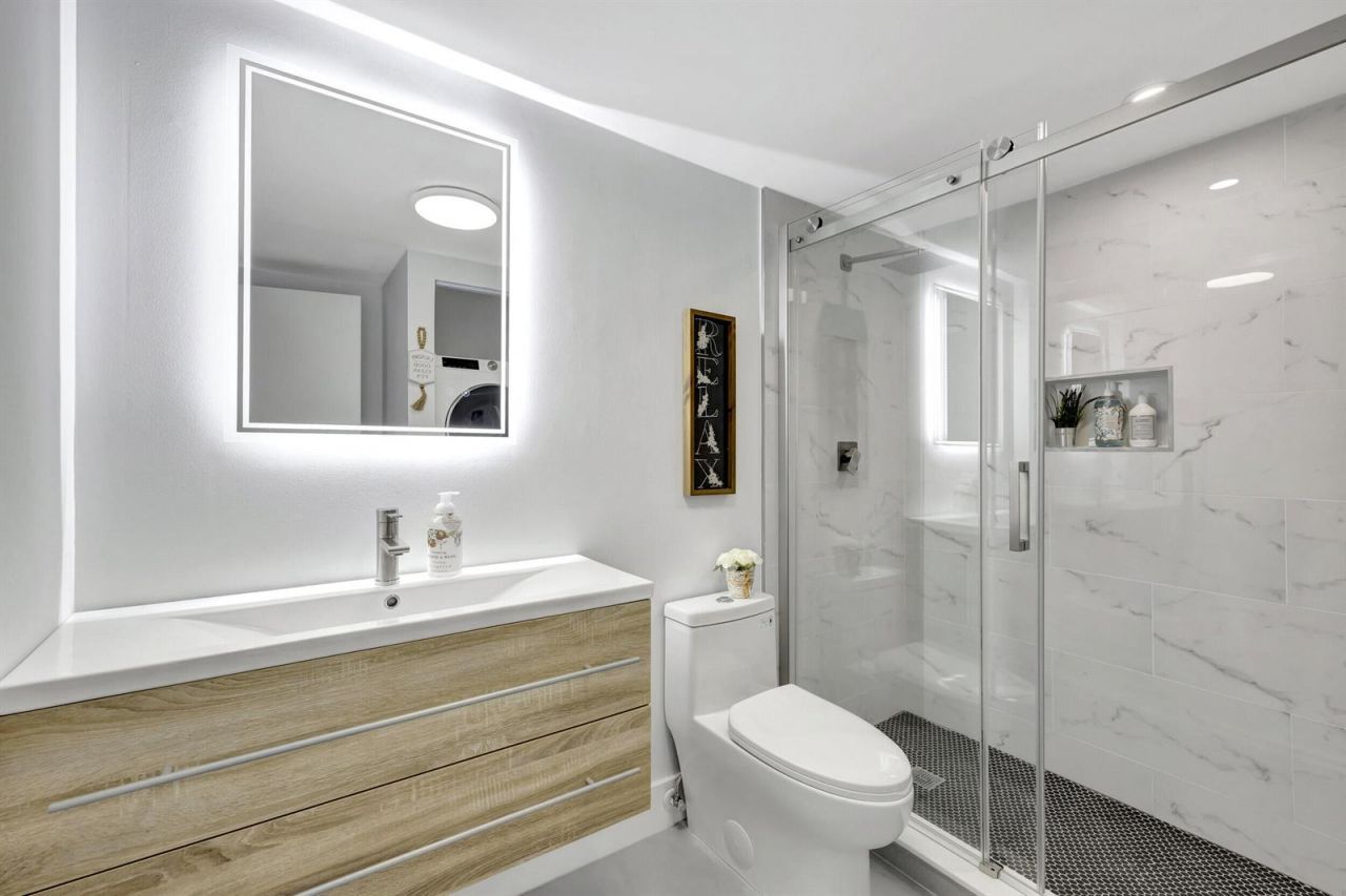 7898 Eastlake Drive , Unit 7d, Boca Raton, FL 33433 Photo