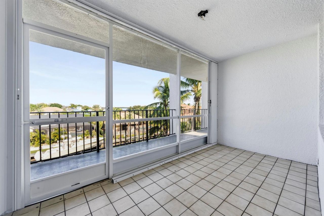 109 Paradise Harbour Blvd , Unit 415, North Palm Beach, FL 33408 Photo