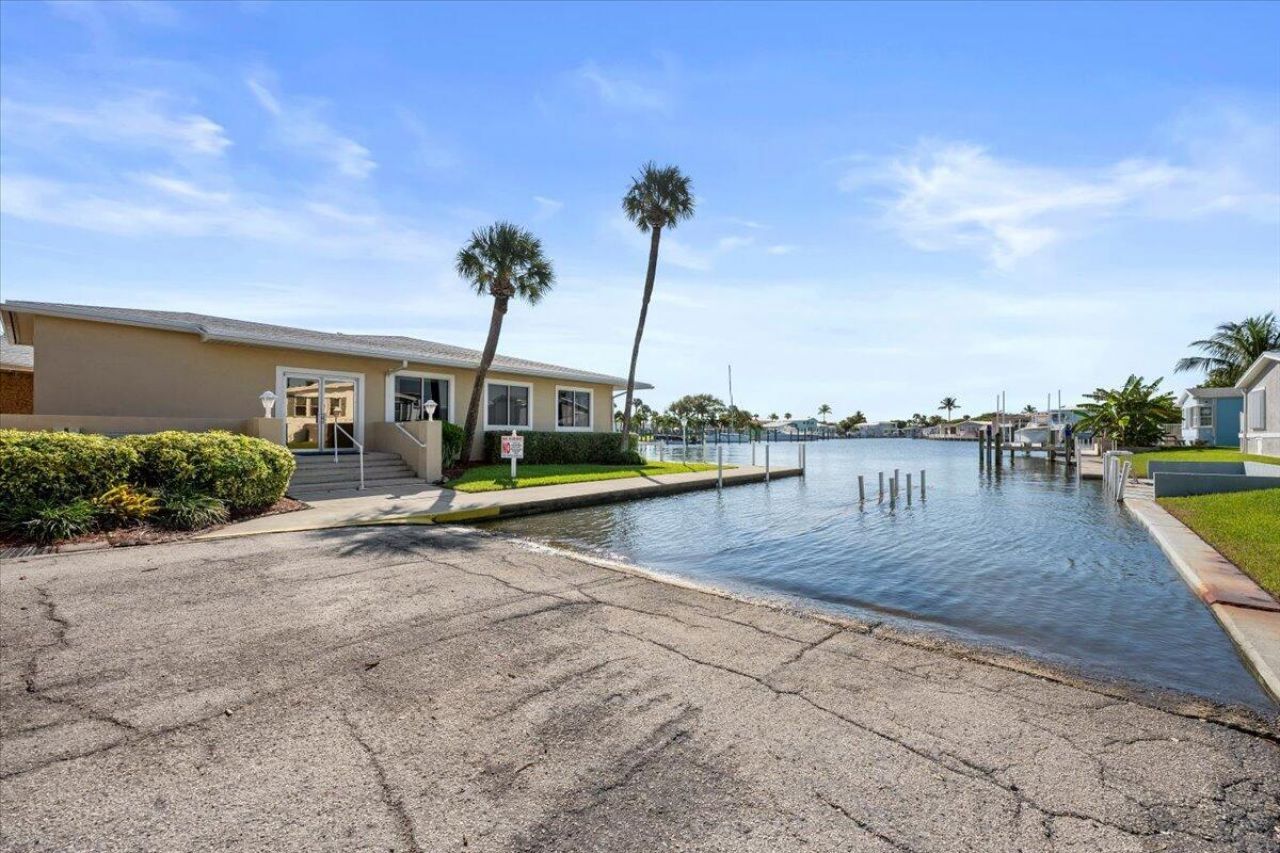 10701 S Ocean Drive , Unit 827, Jensen Beach, FL 34957 Photo