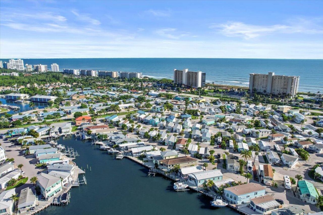 10701 S Ocean Drive , Unit 827, Jensen Beach, FL 34957 Photo