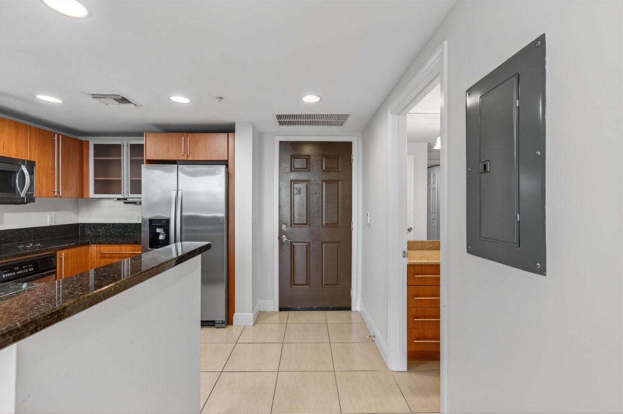 610 Clematis Street , Unit 532, West Palm Beach, FL 33401 Photo