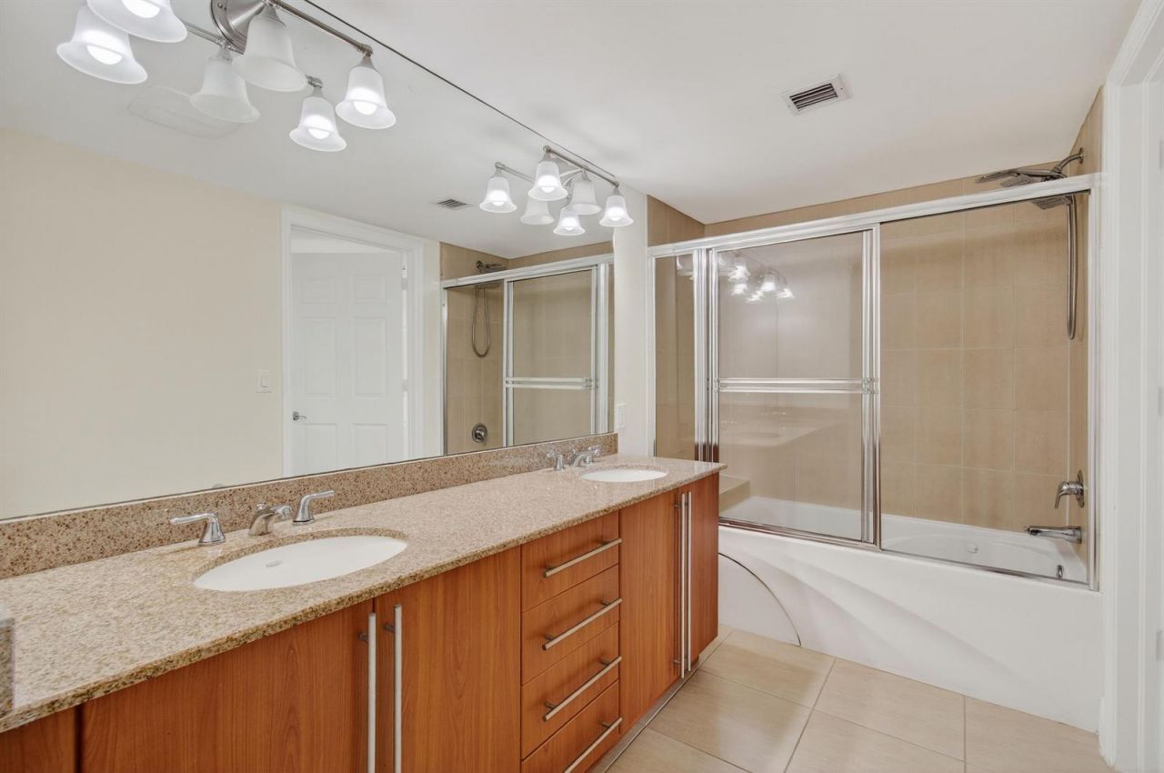 610 Clematis Street , Unit 532, West Palm Beach, FL 33401 Photo