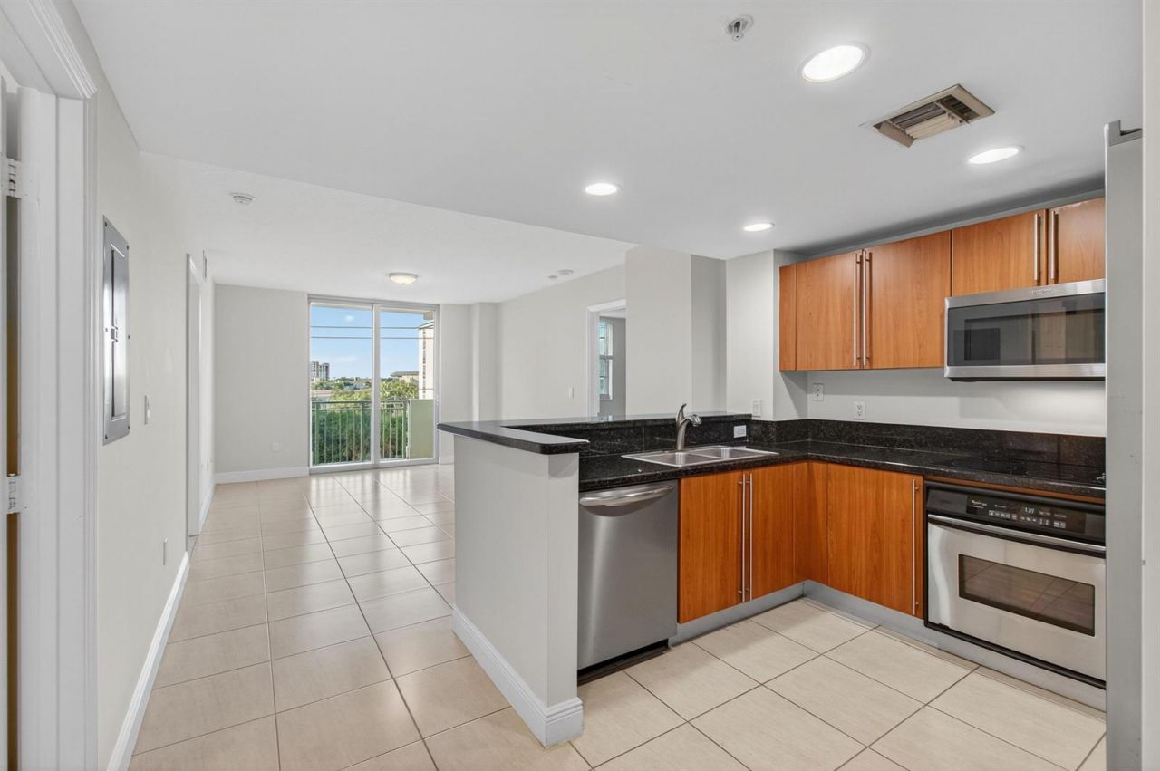 610 Clematis Street , Unit 532, West Palm Beach, FL 33401 Photo