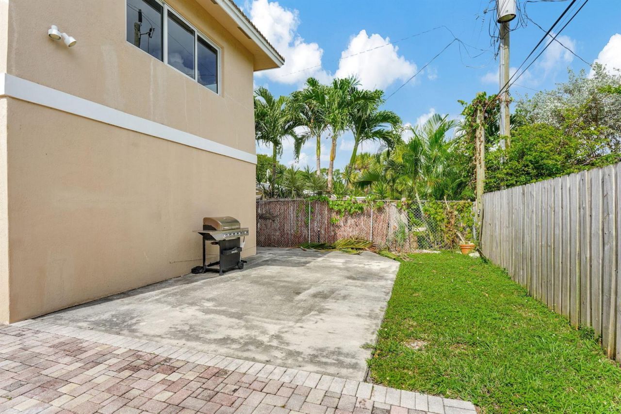 1300 NE 26th Avenue Ne, Pompano Beach, FL 33062 Photo